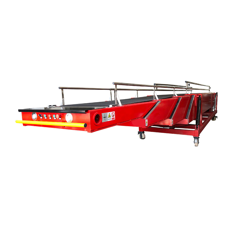 Mobile telescopic belt conveyor with two side guide