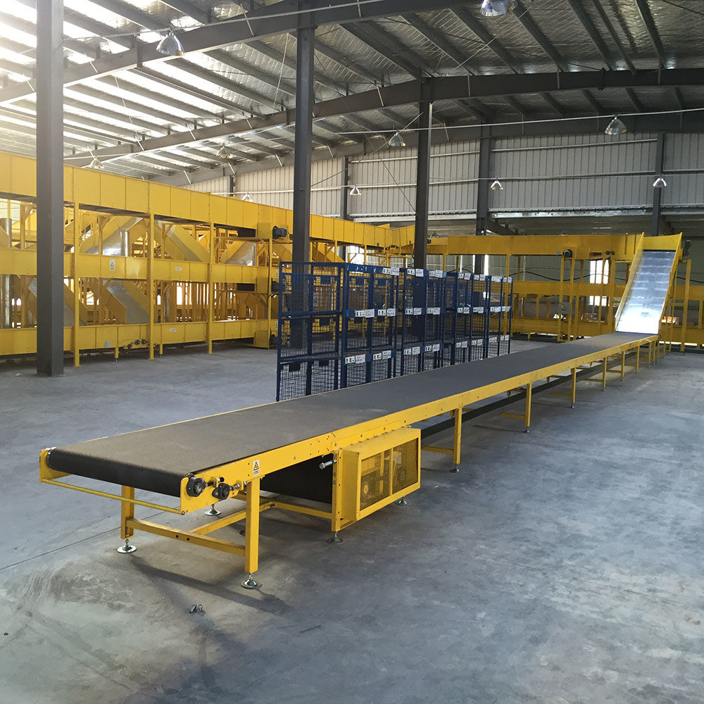 Heavy duty belt conveyor for courier company distribution center