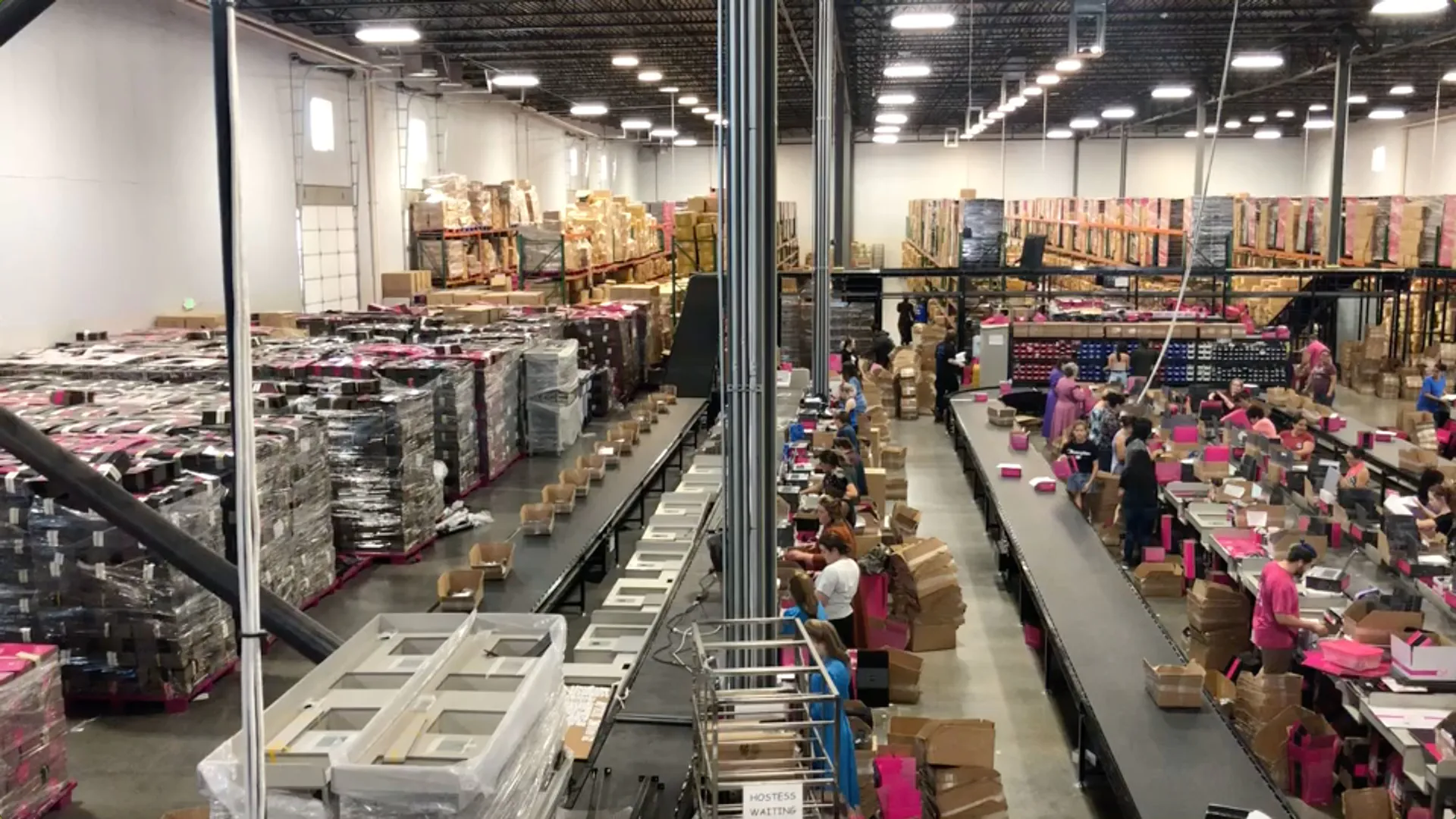 E-commerce Warehouse Conveyor