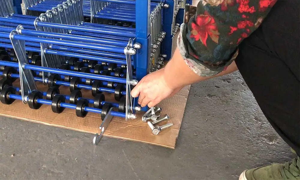How to install YiFan's Flexible Skate Wheel Conveyor
