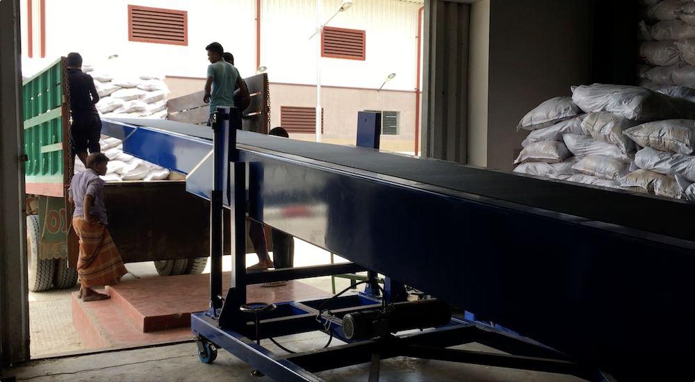 20ft Container Loading Platform Telescopic Belt Conveyor | YiFan