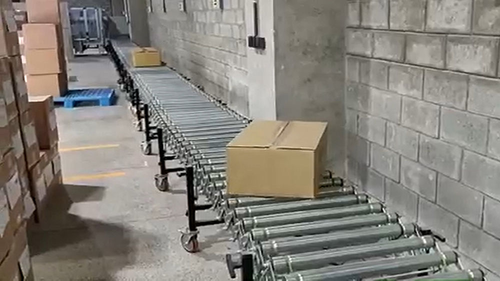Carton sealing and storage flexible roller conveyor line