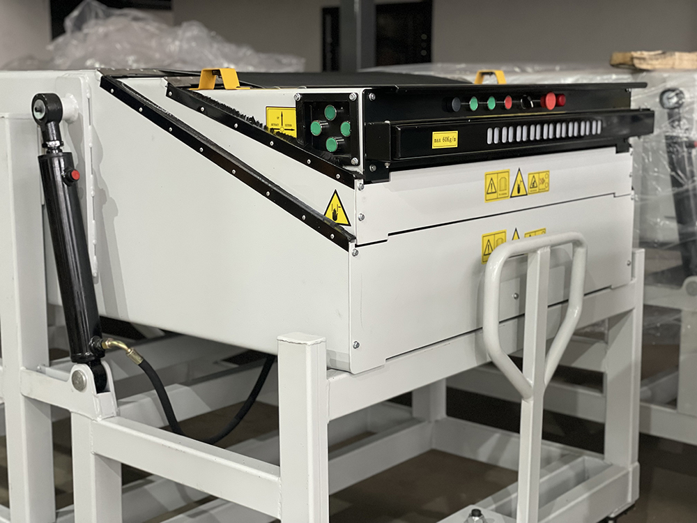 High Chassis Telescopic Belt Conveyor Expandable Loading Conveyor | Yifan