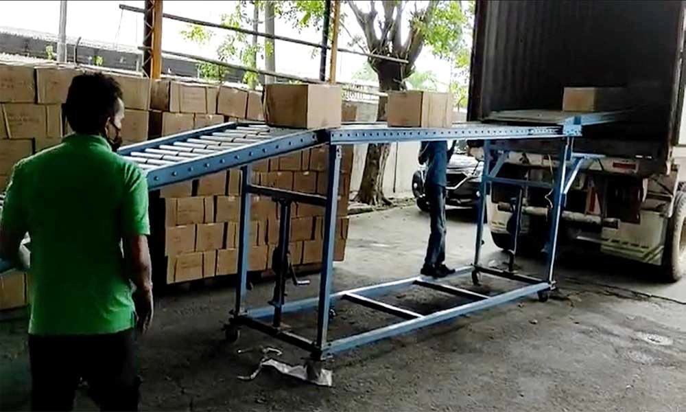 Cartons boxes unloading telescopic gravity roller conveyor